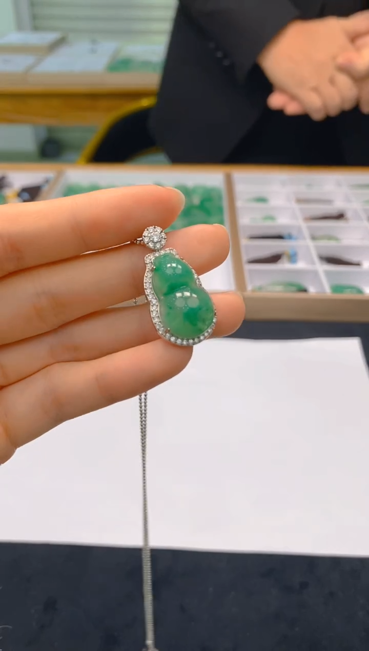 【闪购商品】石英质玉颈饰合金120