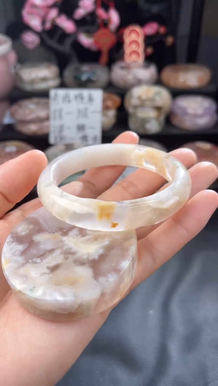 【闪购商品】石英质玉手镯未镶嵌58
