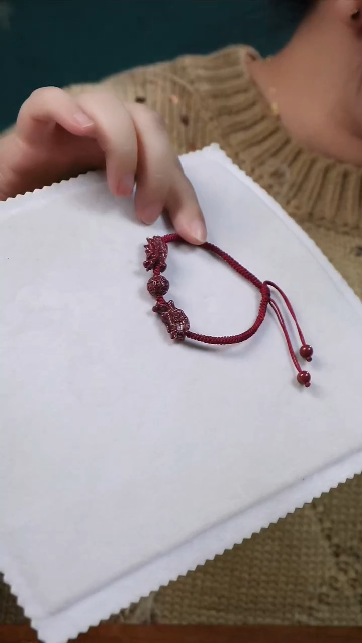 天然辰砂双龙手绳