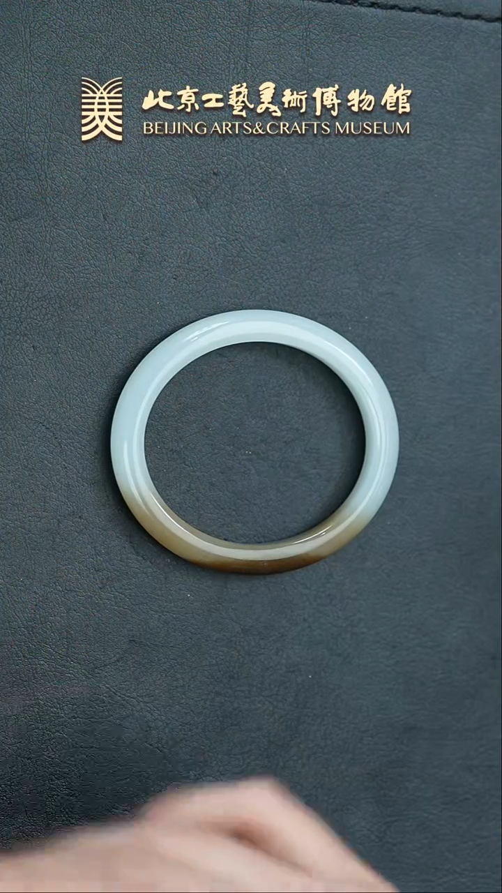 【闪购商品】和田玉手镯未镶嵌B0212GMD261半糖贵妃手镯