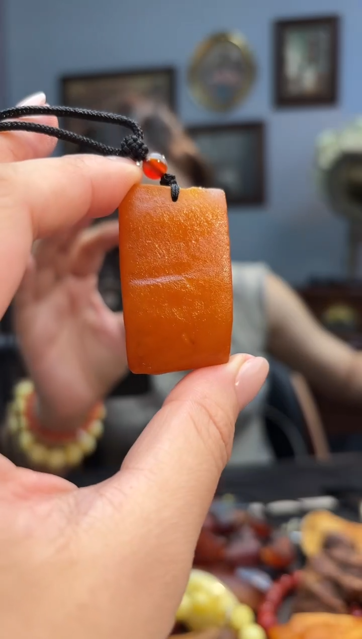 琥珀颈饰未镶嵌吊坠