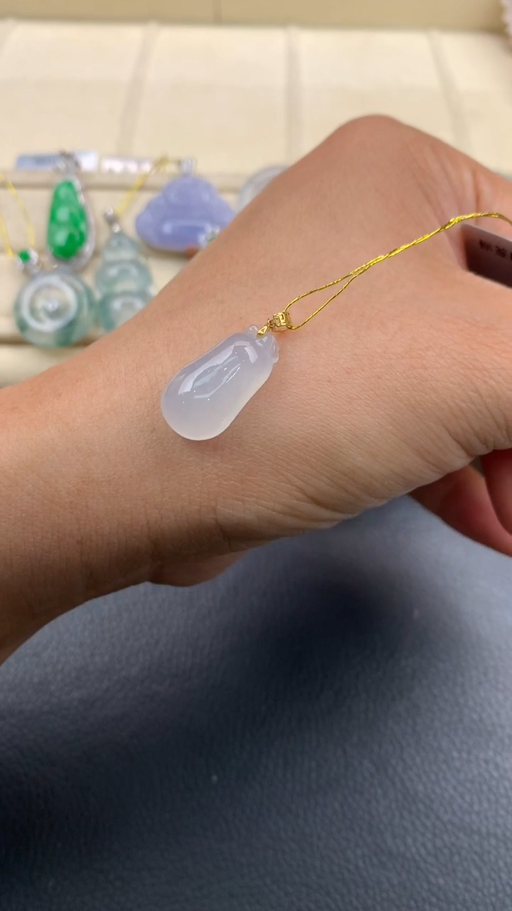 翡翠18K金镶嵌颈饰Q525