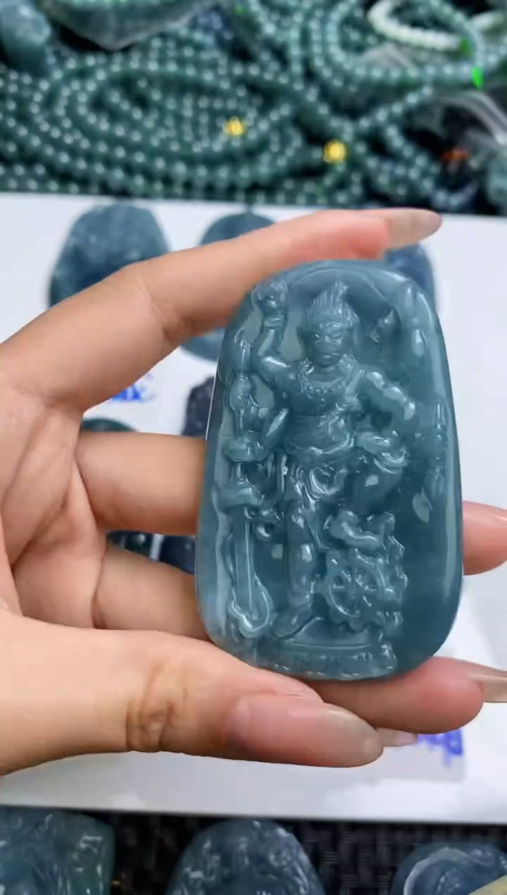 【闪购商品】翡翠颈饰未镶嵌         