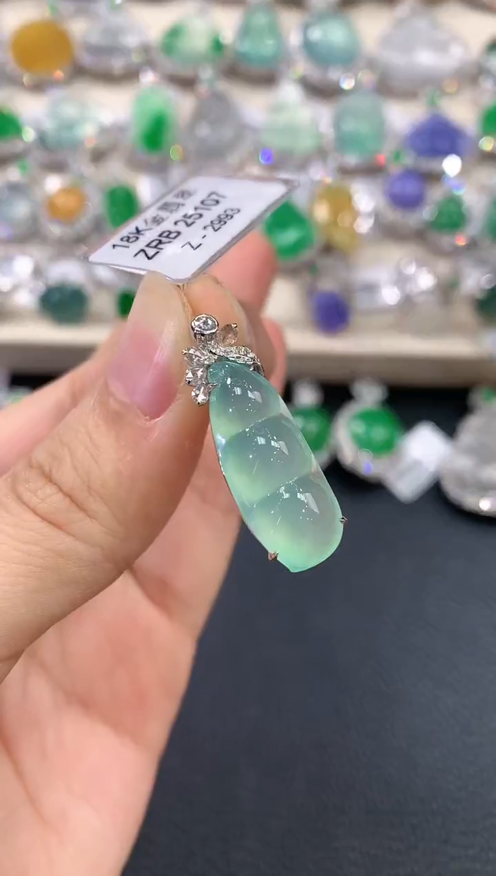 【闪购商品】翡翠吊坠(不含链)18K金镶嵌A20