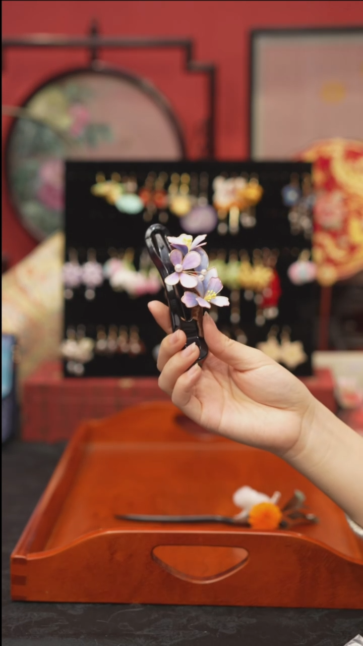 刺绣非遗手工绒花饰品