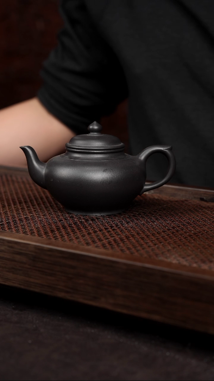 【闪购商品】紫砂茶壶黑料笑樱{大}