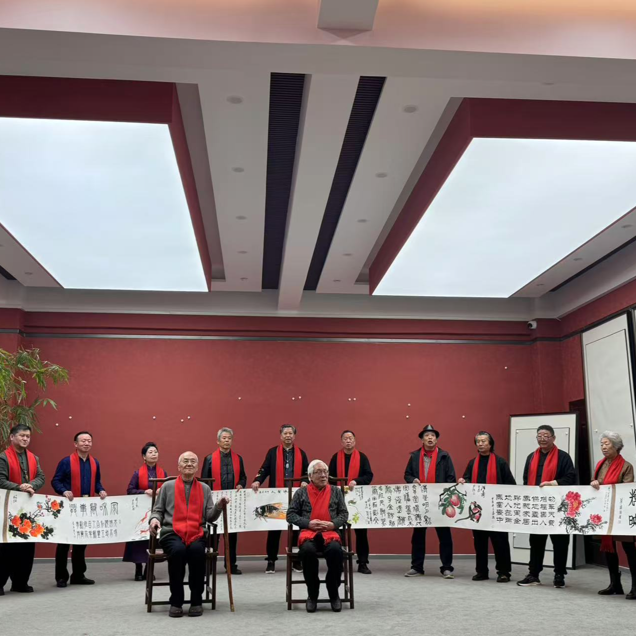 12位书画家共创10米红木册页装裱书法国画手写手绘字画书画