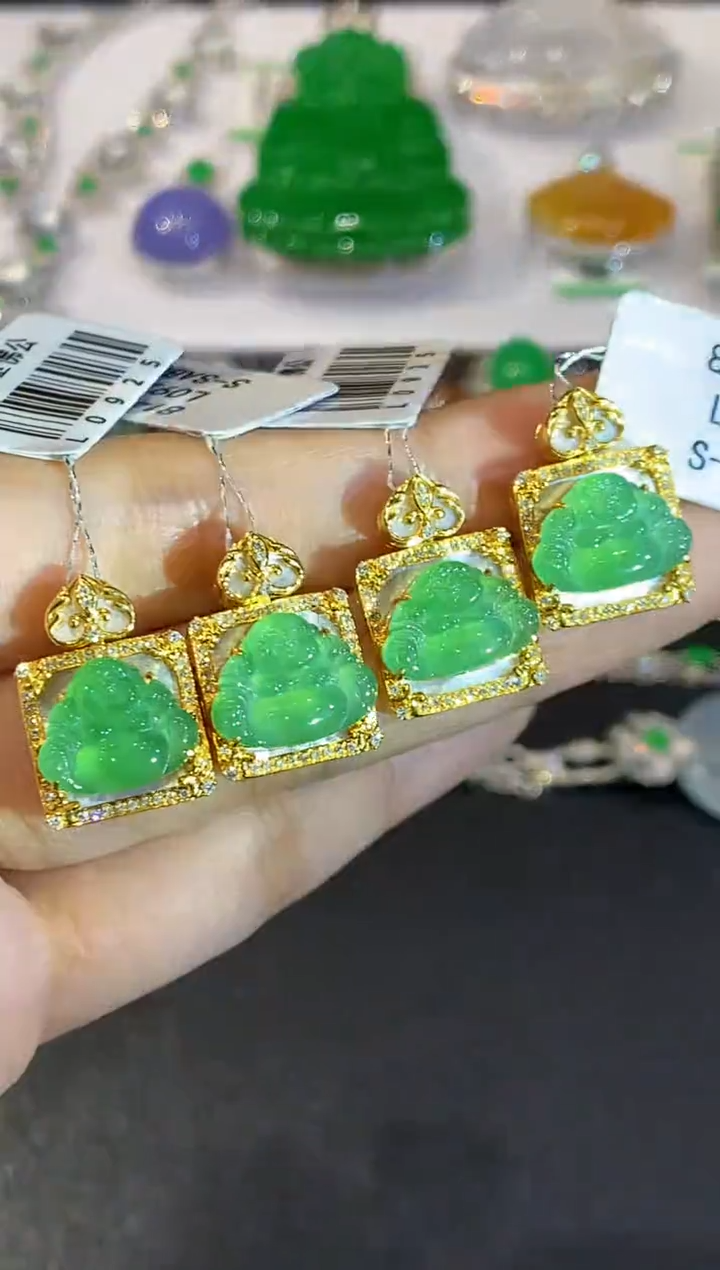 翡翠18K金镶嵌吊坠(不含链)L多样性发其一