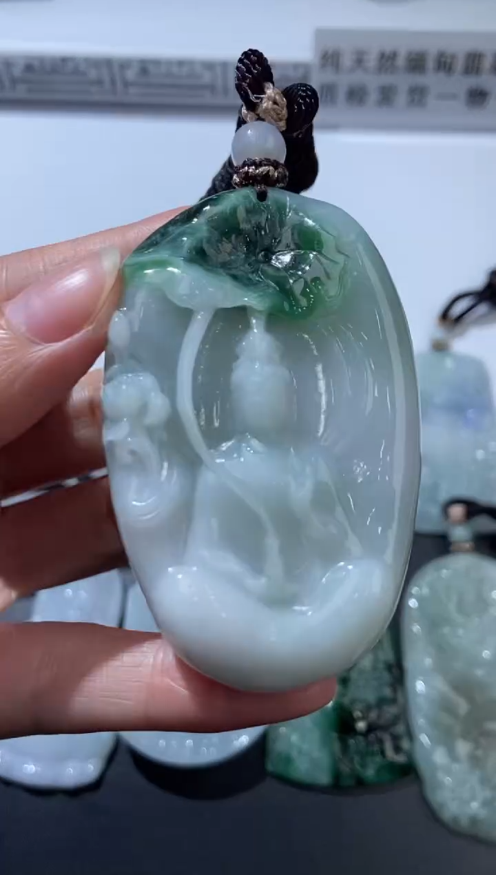 未镶嵌挂件翡翠379684   多人