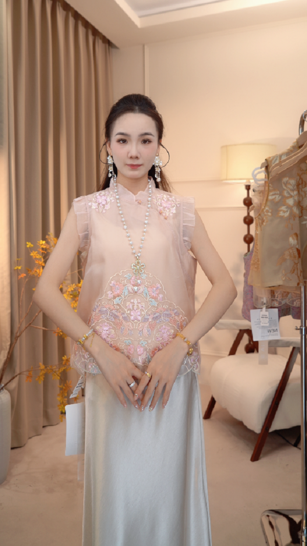 【锦绣花园】夏季古典韵味精美刺绣马甲2025B7784——婷婷