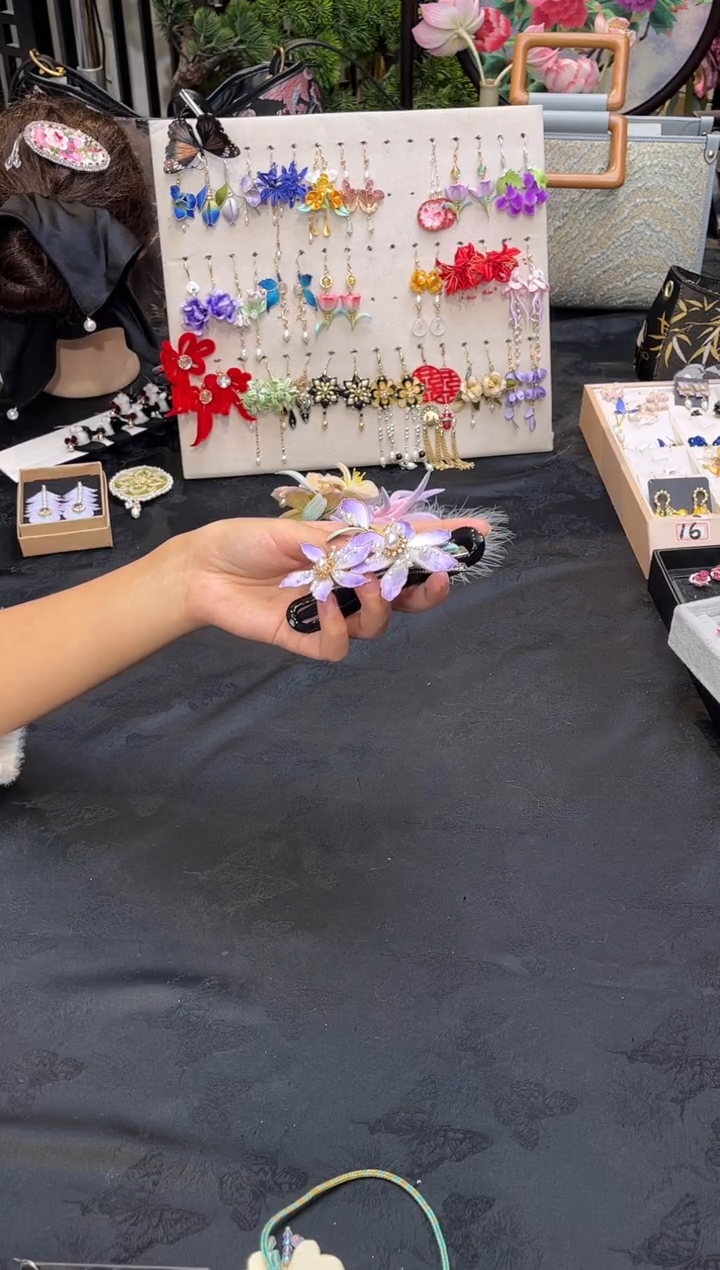 织绣?****?非遗苏绣手工饰品 改懒人夹