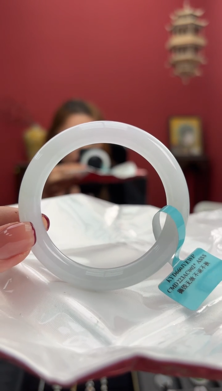 【闪购商品】翡翠手镯（圆镯）未镶嵌9手镯