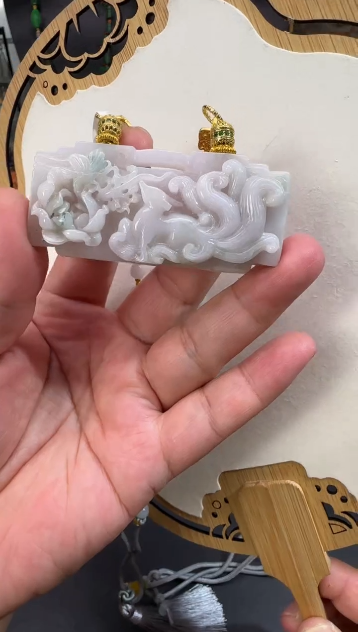 【闪购商品】翡翠颈饰未镶嵌牌子