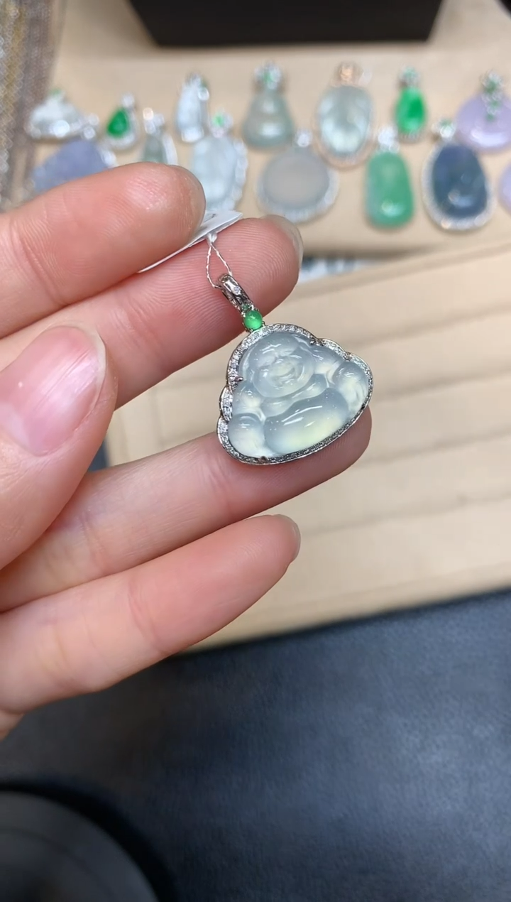 【闪购商品】翡翠颈饰18K金镶嵌佛公【无服务费