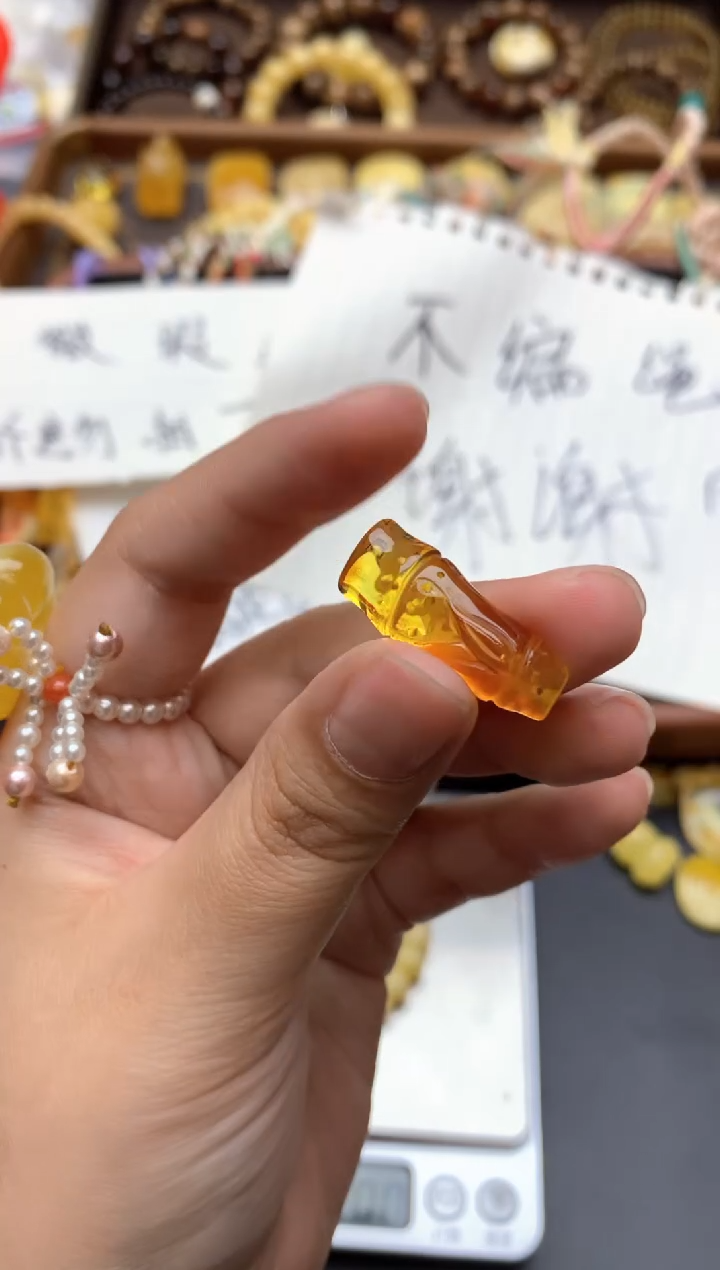【闪购商品】琥珀珠宝奇石未镶嵌004琥珀蜜蜡花粉有纹小坑介意勿拍