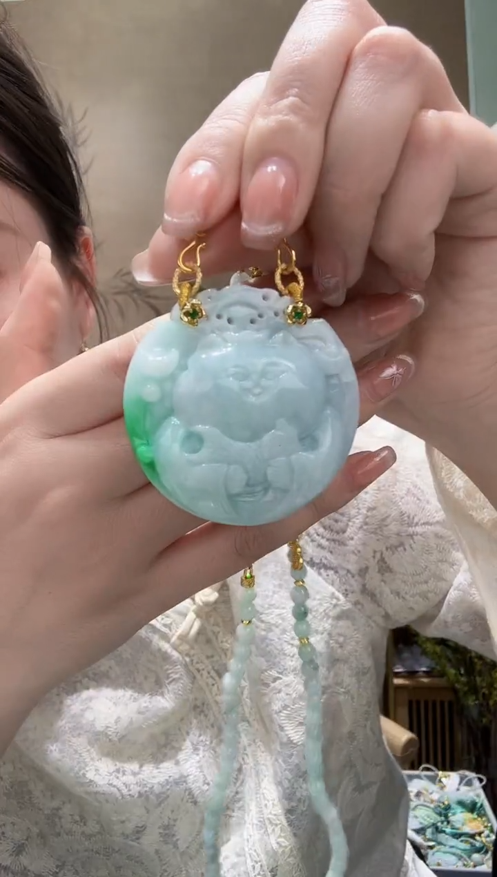 【闪购商品】翡翠未镶嵌颈饰吊坠