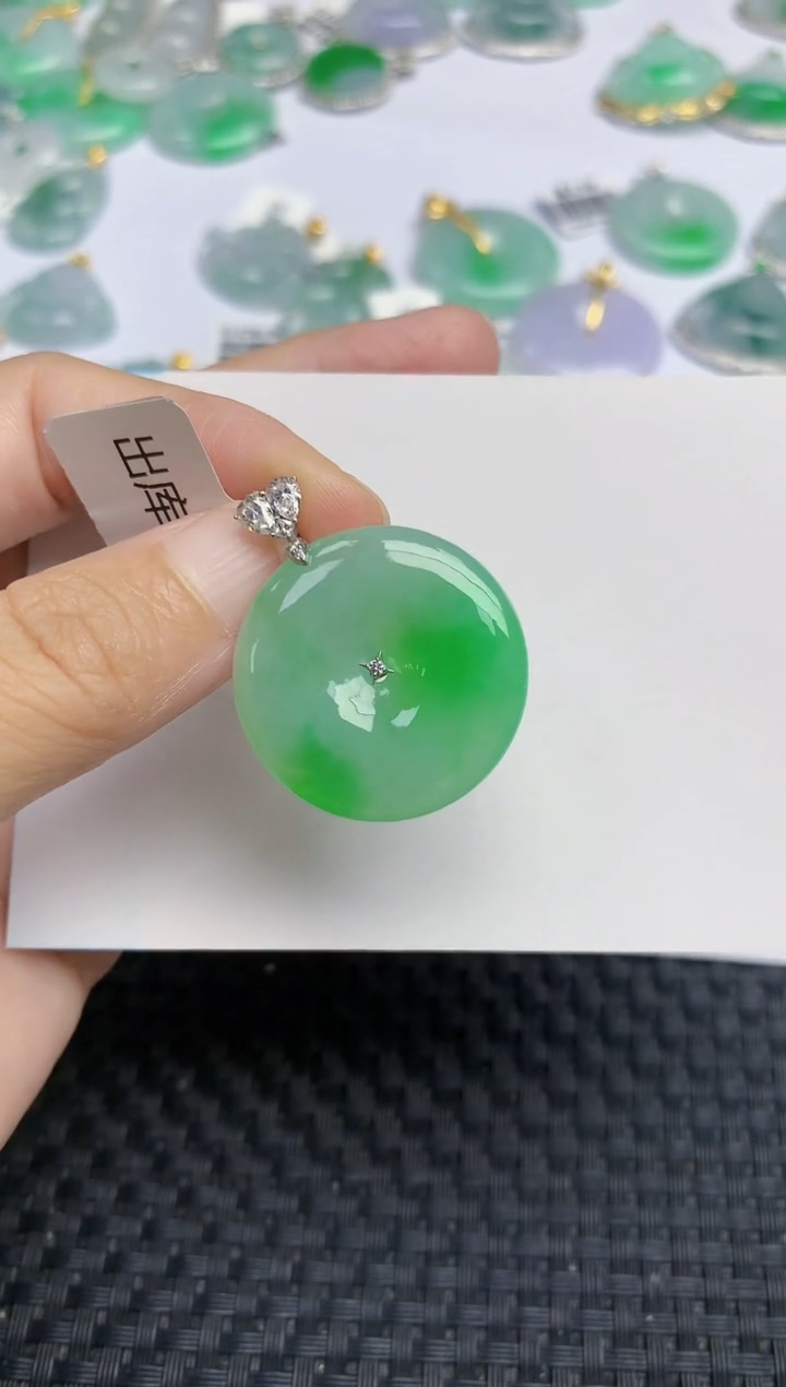 翡翠18K金镶嵌颈饰稳***福天然缅甸A货翡翠百元以上9元证书费自理