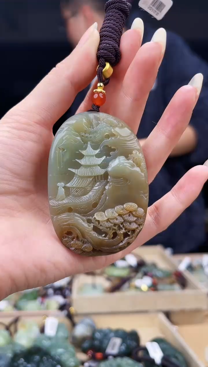 颈饰未镶嵌和田玉1
