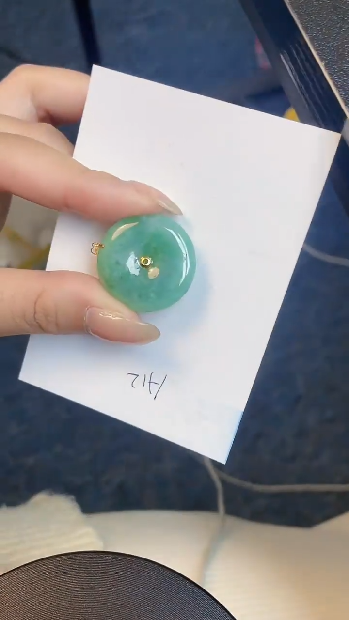 【闪购商品】翡翠颈饰18K金镶嵌00000000