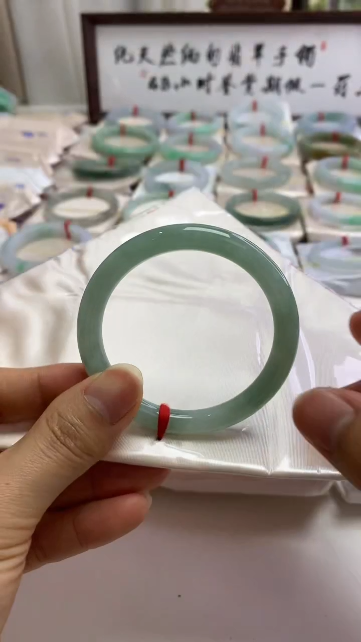 未镶嵌手镯翡翠52.6圆条