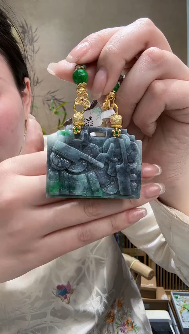 【闪购商品】翡翠颈饰未镶嵌吊坠