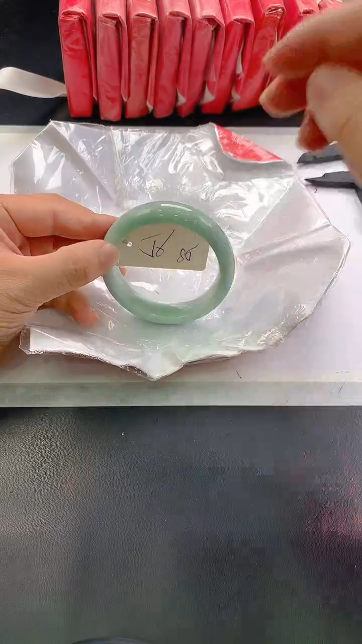 未镶嵌手镯翡翠85