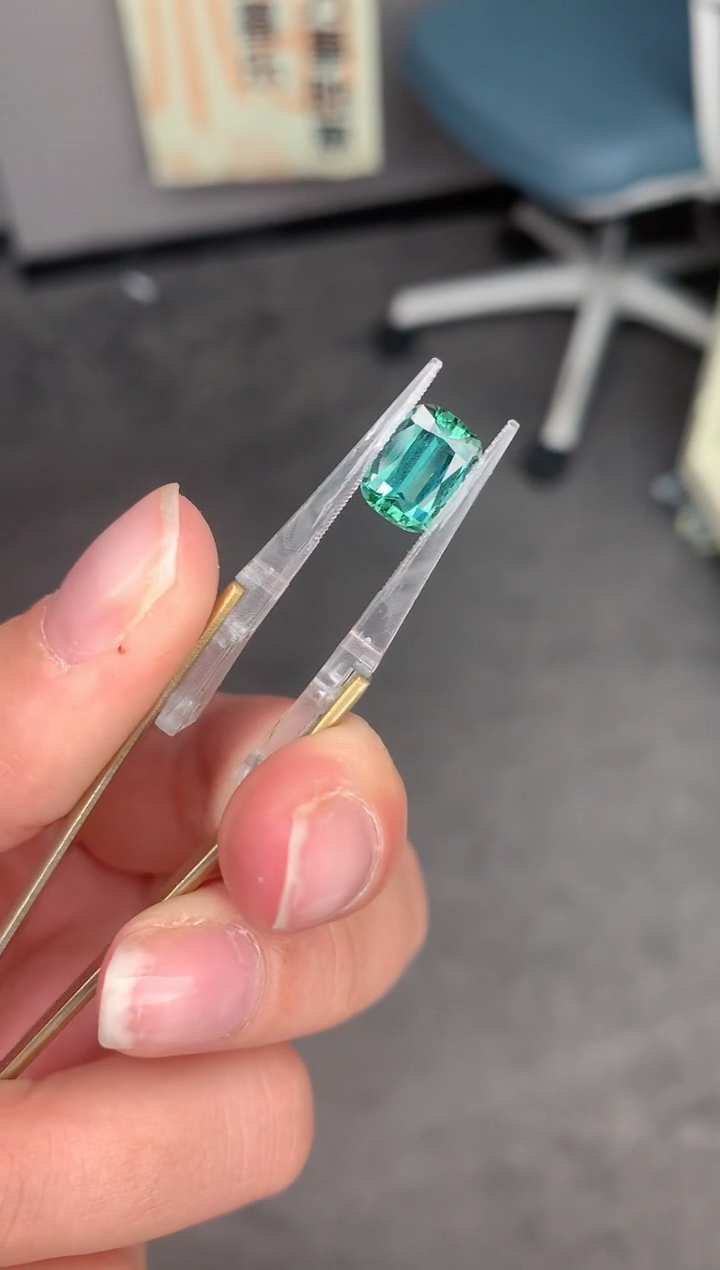 【闪购商品】碧玺裸石未镶嵌3ct拉贡