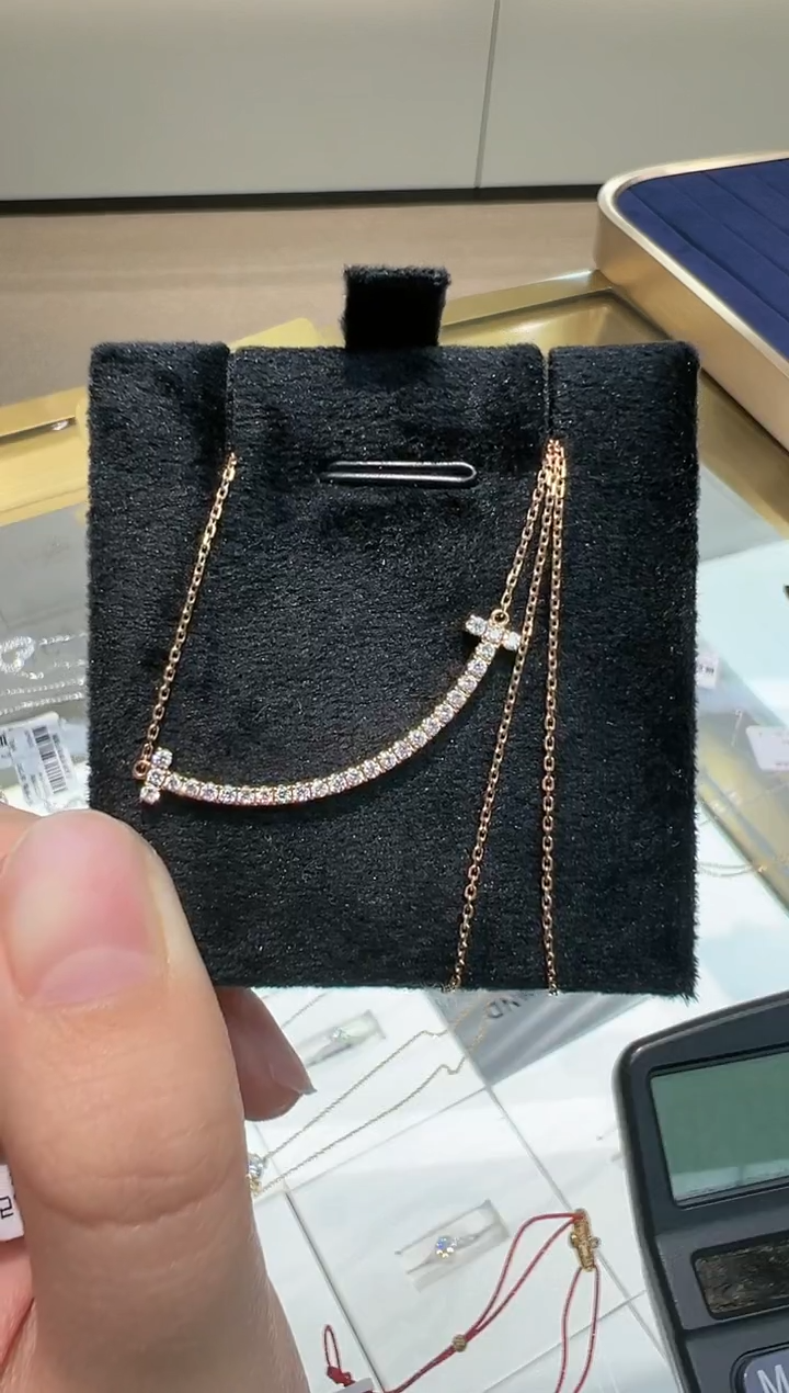 【闪购商品】合成钻石颈饰18K金镶嵌微笑项链k玫