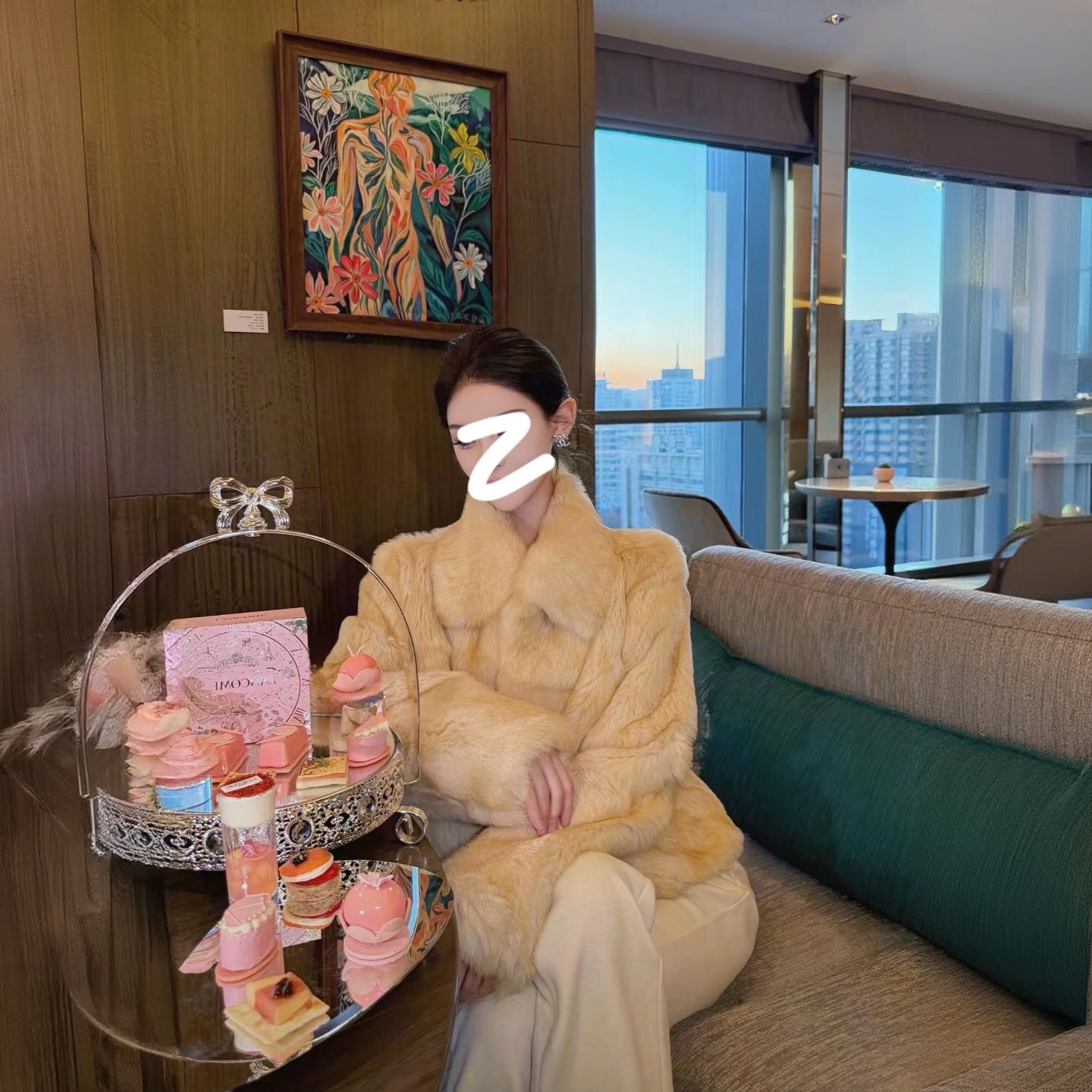 “北欧清晨”2025秋冬新款原创时尚潮流双色兔毛短款皮草外套