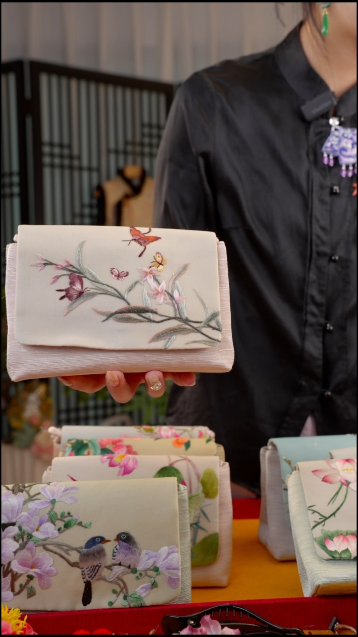 刺绣用****0非遗苏绣手工饰品