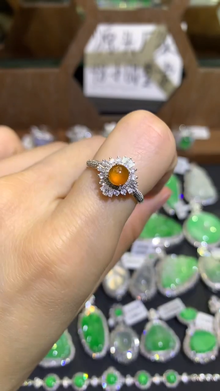 翡翠18K金镶嵌吊坠(不含链)戒指