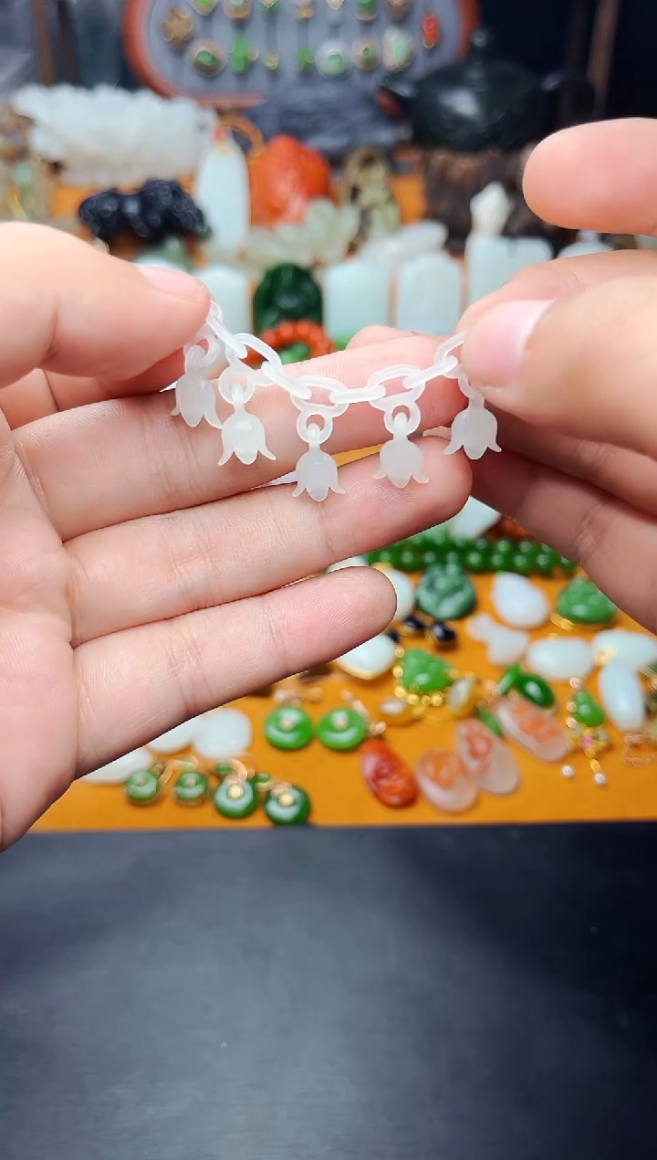 【闪购商品】和田玉颈饰未镶嵌铃兰花01