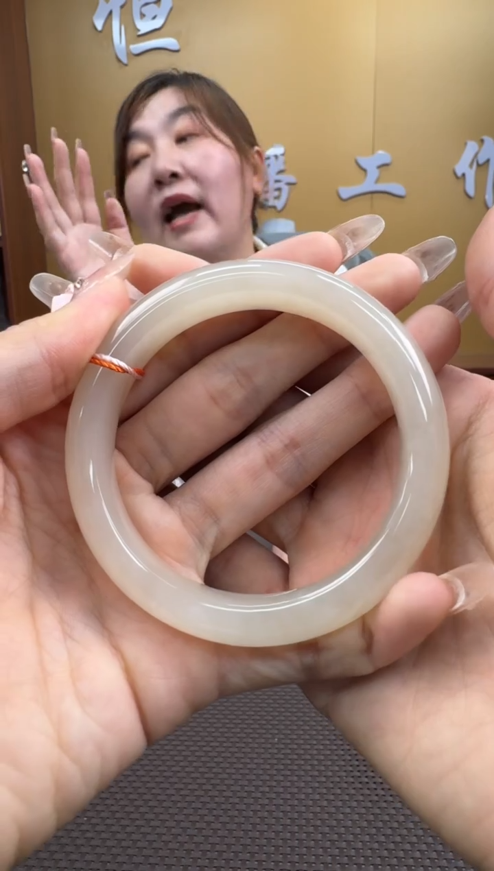 【闪购商品】和田玉手镯未镶嵌56