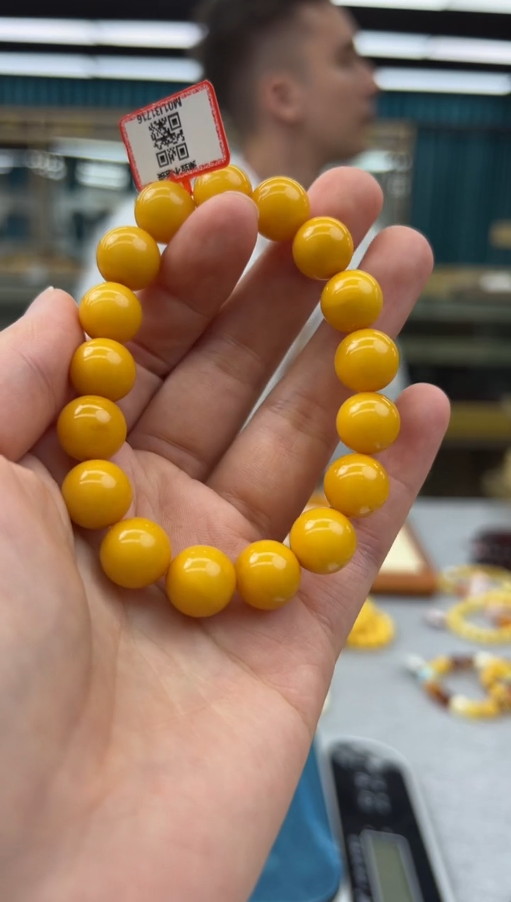 未镶嵌琥珀手链138秒拍号