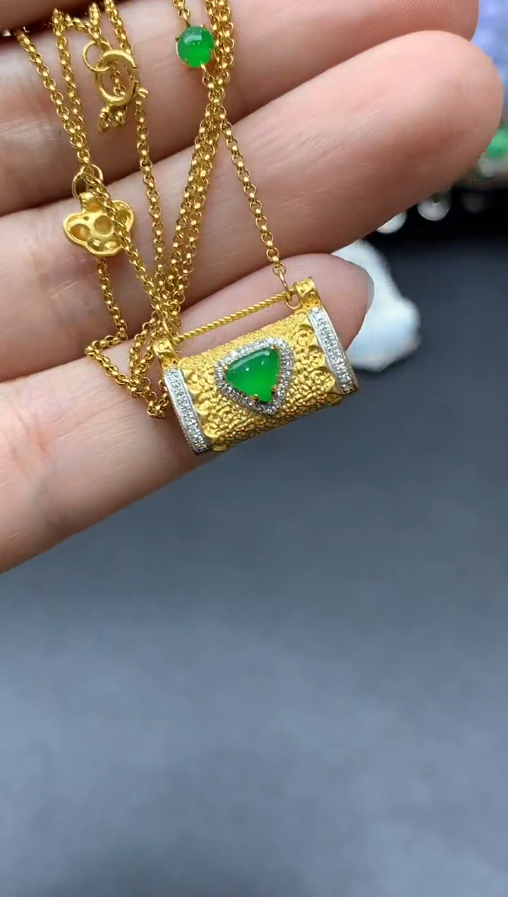 颈饰18K金镶嵌翡翠236-中国好珍宝