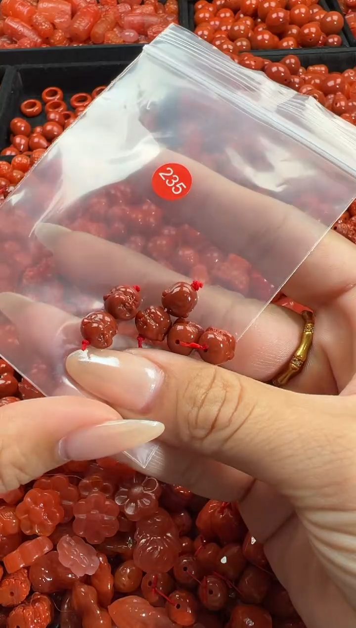 颈饰未镶嵌南红玛瑙1