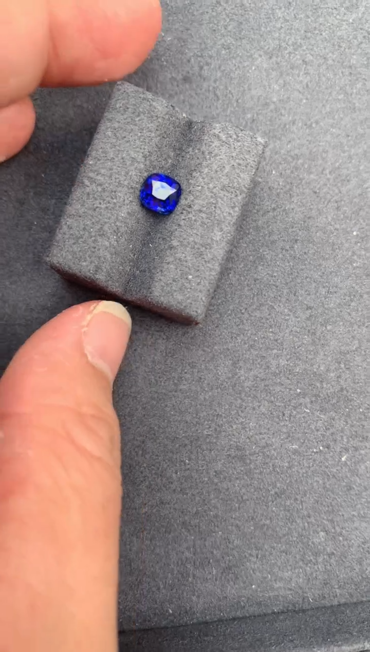 【闪购商品】蓝宝石裸石未镶嵌1.2ct无烧皇家蓝