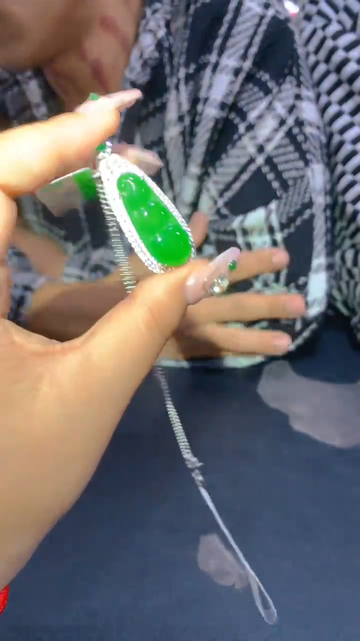 【闪购商品】翡翠吊坠(不含链)未镶嵌0531126760多样性发其一