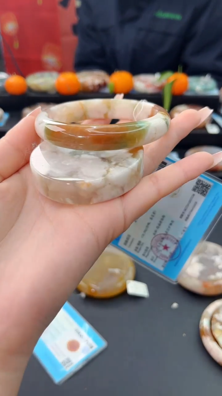 【闪购商品】石英质玉手镯未镶嵌赠送镯心（57圈口）