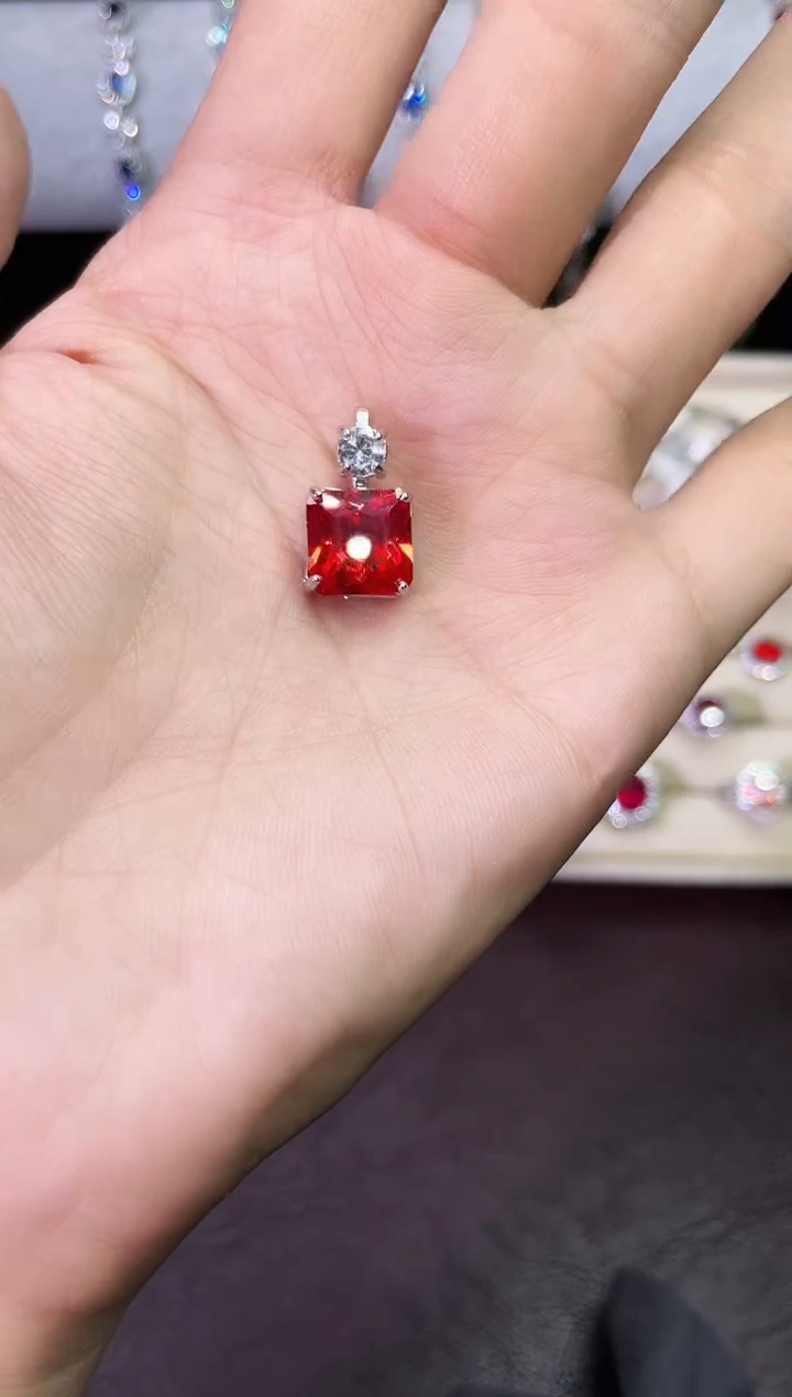 合金合成钻石芬达吊坠