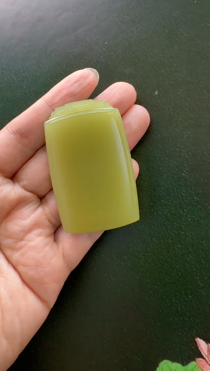 颈饰未镶嵌和田玉吊坠