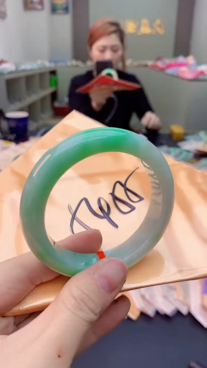 【闪购商品】翡翠手镯未镶嵌0028696113