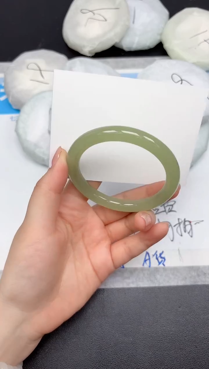 未镶嵌手镯石英质玉210-57.1