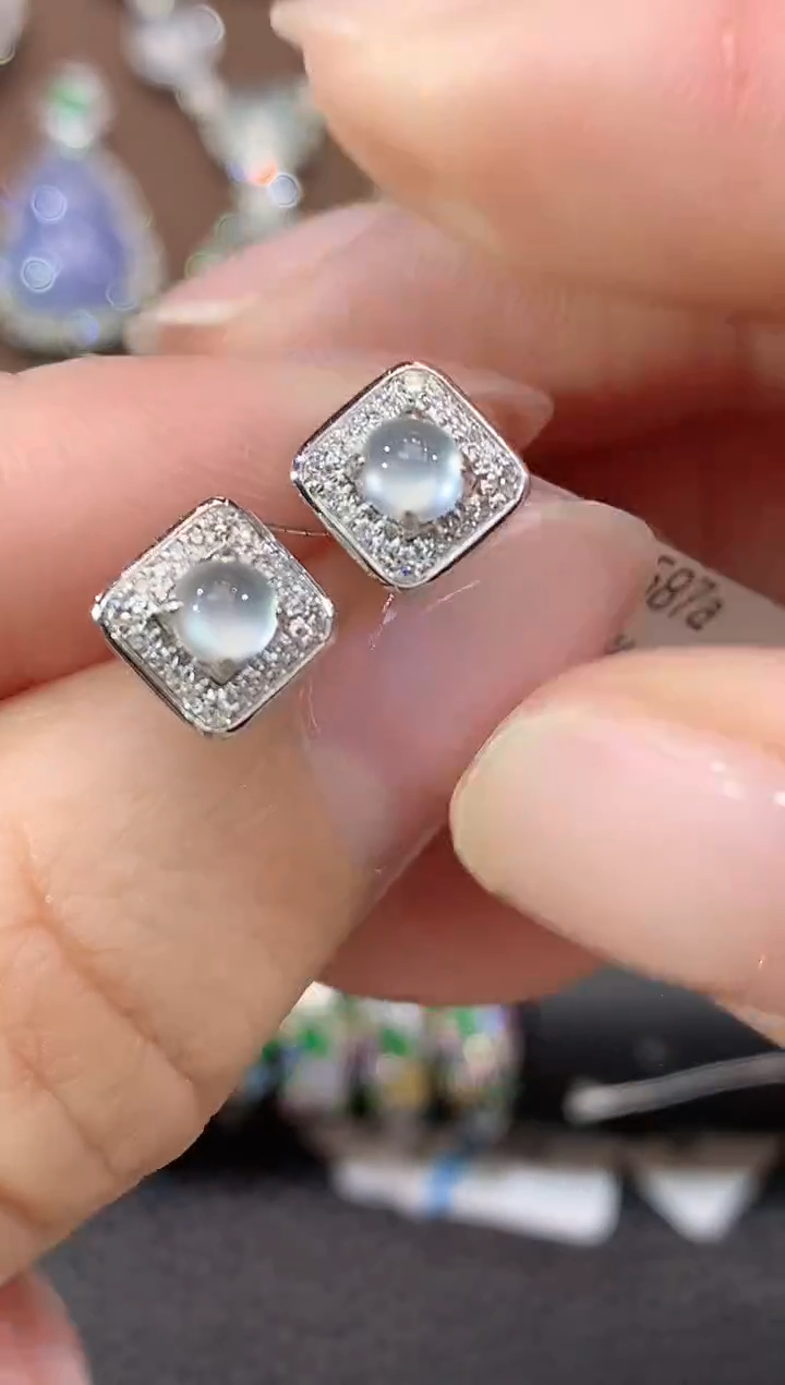 18K金镶嵌翡翠耳饰A21 多样性发一对