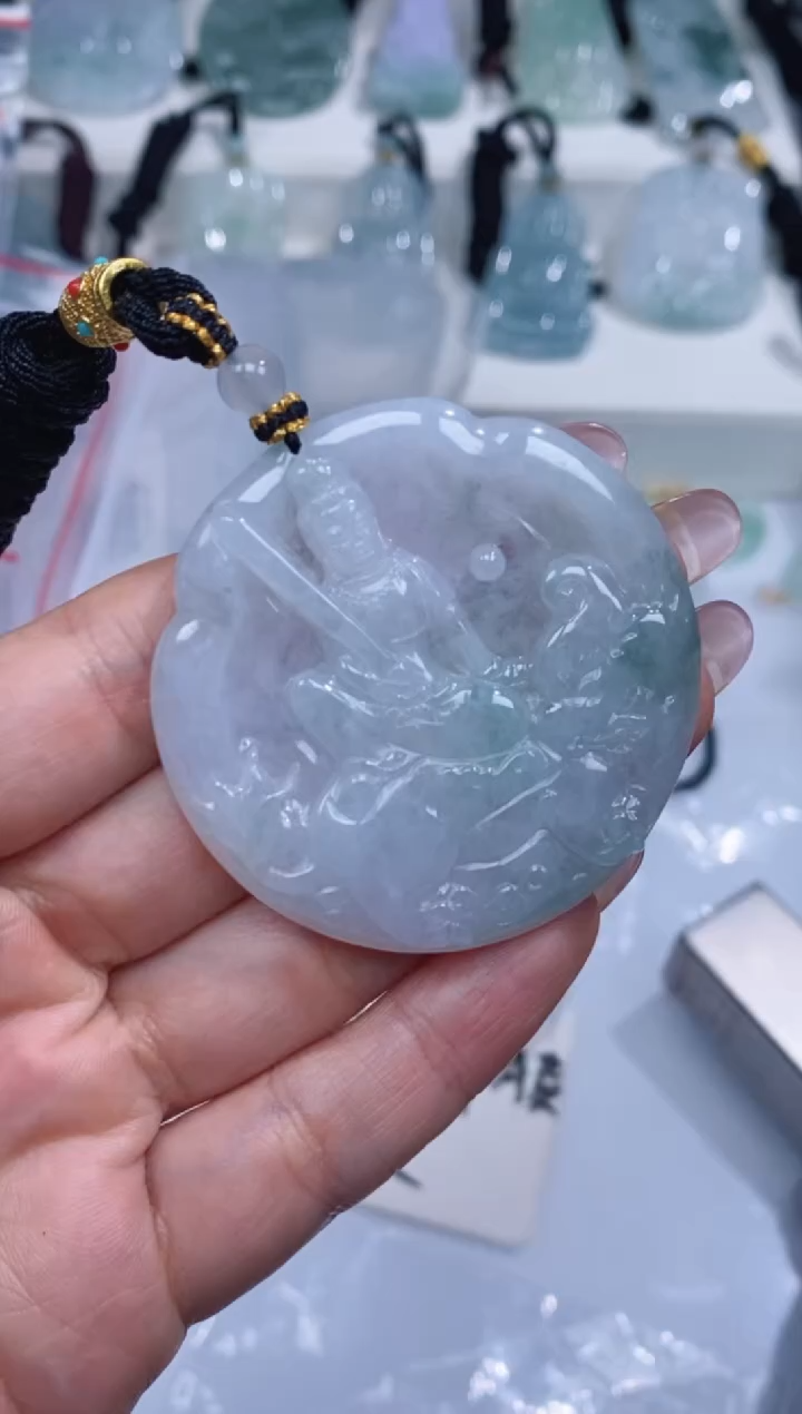 颈饰未镶嵌翡翠吊坠