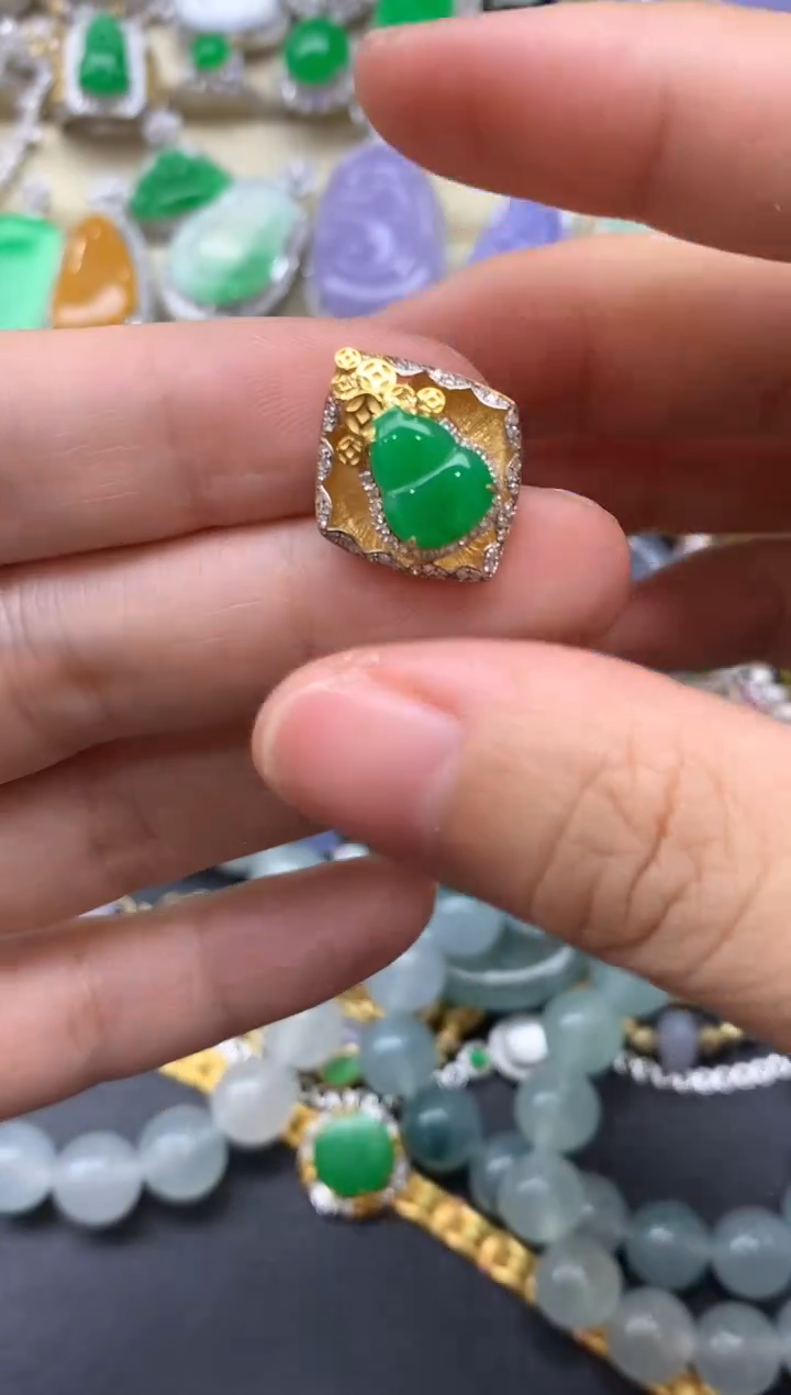 【闪购商品】翡翠颈饰18K金镶嵌271-中国好珍宝