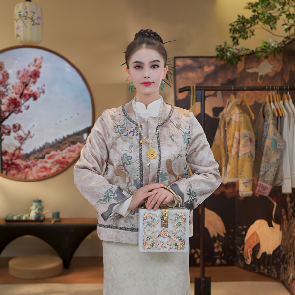 松花蝶影1014国风提花外套2025秋冬新款女新中式开衫外套