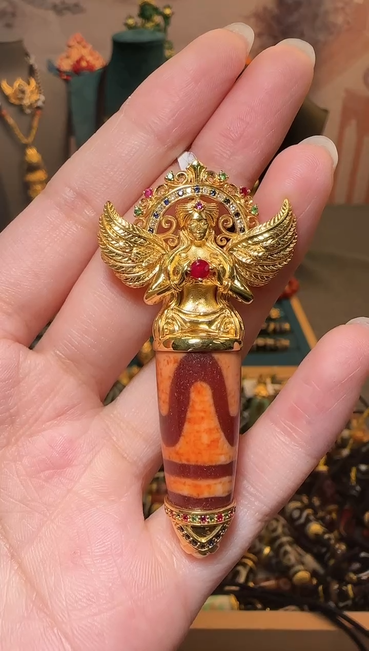 【闪购商品】玛瑙吊坠18K金镶嵌吊坠