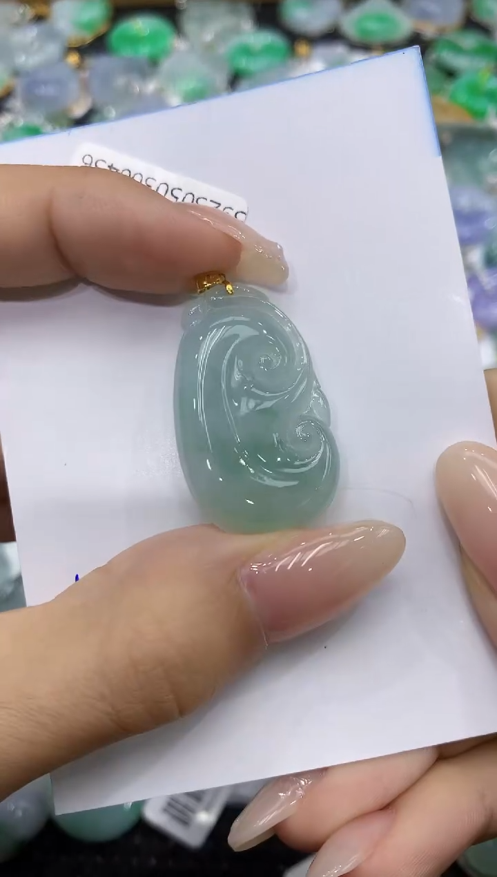 翡翠18K金镶嵌颈饰111111111111