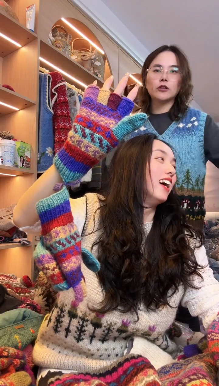 纯棉痒*挠百羊毛五指手套A586